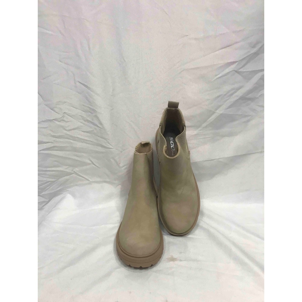Soda Women Taupe Suede Chelsea‎ Boots Lug Sole Ankle Boots Size 8